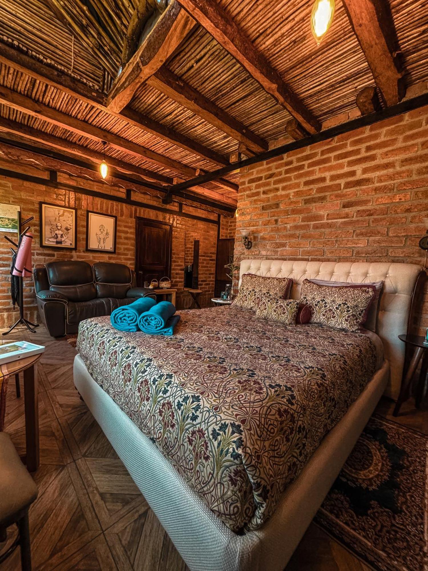 Hotel Twelve Hummingbirds Andes Retreat Paute Exterior foto